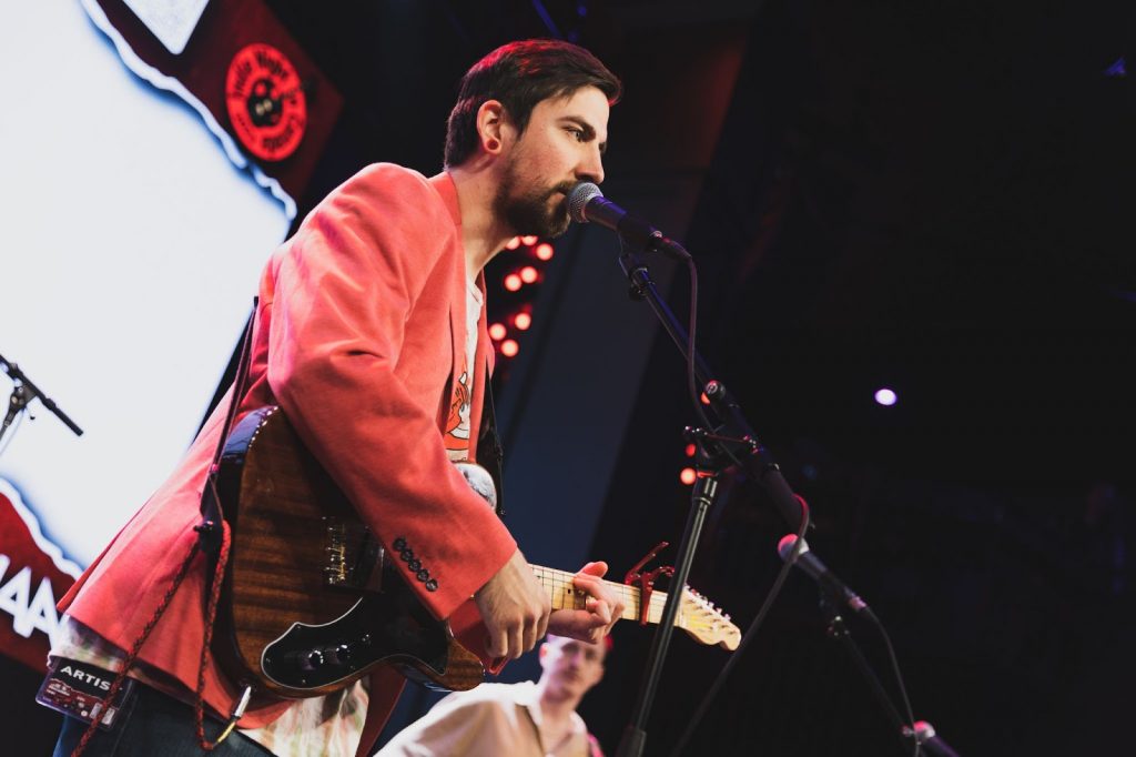 Taylor Simpson at the El Mocambo Tavern for Indie Night in Canada shot by Leo Montero